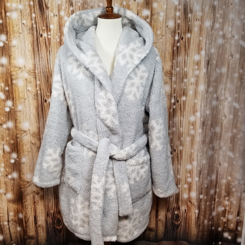Colsie Gray Snowflake Fuzzy Winter Women's  XS/S Long Sleeve Hooded Tie Robe